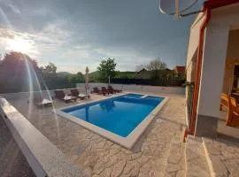 Villa Ana Marija - Family destination with heated pool