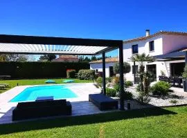 VILLA GIOIA + Chalet, Piscine, Pétanque, Jacuzzi & Brasero