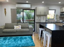 Beautiful 2 Bedroom Home, hotel v Aucklandu