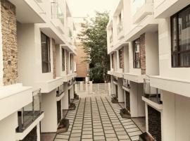 Goshen Inn Suites and Serviced Apartments, hotel v destinaci Bengalúr