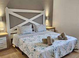 Casa Mari y Jos&eacute; con grandes piscinas y wifi gratis