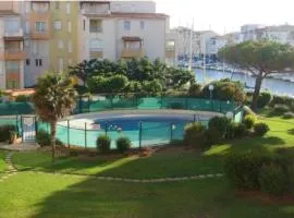 Cap d'agde Bord de mer avec piscine