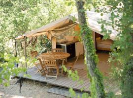 Camping la Grangeonne, hotel v destinaci Esparron-de-Verdon