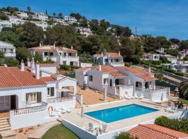 Villas 84 Est & Oest, Son Bou By MENORCARENTALS, hotel v mestu Son Bou