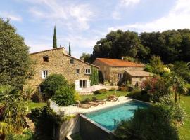 15th Century Catalan Farmhouse with pool, family hotel in Arles-sur-Tech