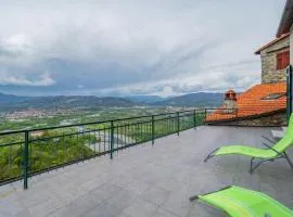 Comfy & Roomy Apt - View on the Ligurian Hills!