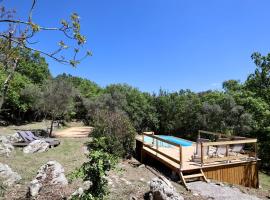 Le Mas des Rouquets - avec piscine et jardin, rumah percutian di Anduze