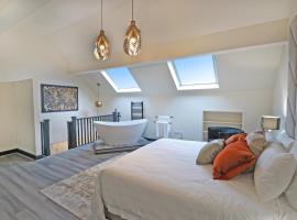 Black Pearl Stays - Saltburn Apartments, hotel in Saltburn-by-the-Sea