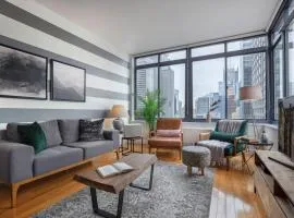 Modern Bright Times Sq 1BR w Indoor pool NYC-8