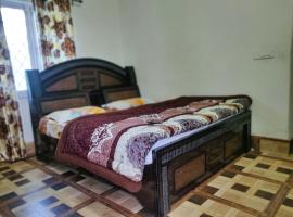 Gaharwar Home Stay, hotel con estacionamiento en Dehradun