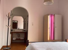 Kapodistriou Apartments, hotel di Aegina Town