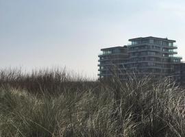 The One - New luxury beachfront apartment, hótel í Blankenberge