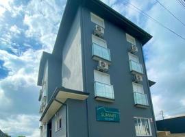 Viesnīca Summit Inn Hotel Cachoeira Paulista pilsētā Kašueira Paulista