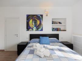 Tata's Room, hostal o pensió a Cernobbio
