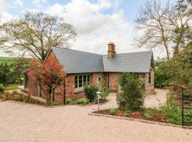 Court Lodge, hotel with parking in Taunton