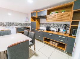 Apartamentos Com Suite ,Wi-Fi 500MB , Estacionamento, Elevador, Cozinha Completa , Jr Catito, Hotel in Brasilia