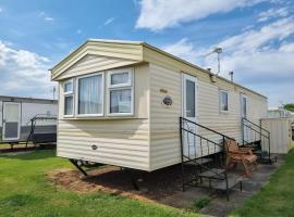 Caravan Holiday home Happy days south 17, holiday home in Chapel Saint Leonards