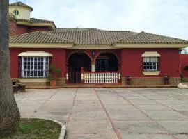 CHALET VACACIONAL a 10 minutos de la playa de La Barrosa