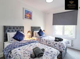 Deluxe Apartment in Southend-On-Sea by Artisan Stays I Free Parking I Sleeps 5, מלון ליד Southend University Hospital NHS Foundation, סאות'אנד און סי