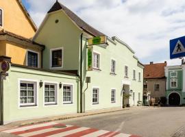 Grüner Baum Wachau - Retro Frühstückspension, hotel i Mautern an der Donau