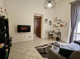 CASA OLTREPO fresco centrale ma silenzioso parcheggio interno