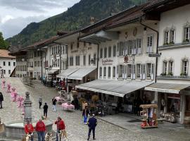 Gruyère Rooms, хотел в Грюер