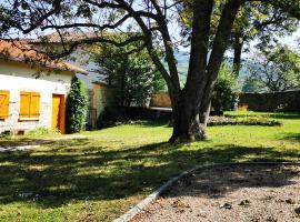 EVASION NATURE ET CONVIVIALITÉ, casa de hóspedes em Sourcieux-les-Mines