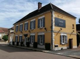 LOGIS Hôtel & Restaurant Le Soleil D'or、Montigny-la-Resleのホテル