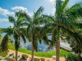 314S Nautical Beach Suite - 2 Beds, Pools, Jacuzzi, Beach, Shops Dog Friendly