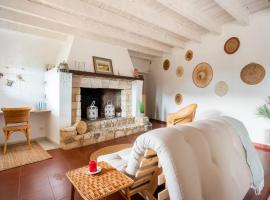 Maison typique et de caractère au cœur d'un des plus beaux villages de France, cottage a La Roque-sur-Cèze