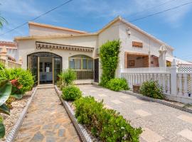 Beautiful house with sea views and private pool, cabin in Torrevieja
