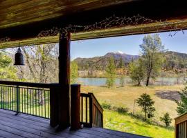 Riverfront Northern California Rental Cabin!, family hotel in Weaverville