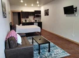 Grewingk Suite - Homer Seaplane Base