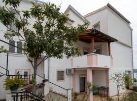 Apartments and rooms by the sea Posedarje, Novigrad - 21123