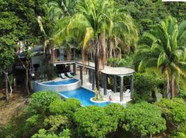 Casa Paraiso del Lago, chalet à Prado