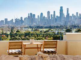 Spectacular views over Albert Park, hotel v Melbourne