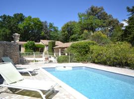 Holiday home with garden and private pool, viešbutis mieste Vazon la Romenas