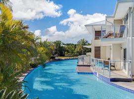 Oaks Pacific Blue Pool spa more in complex, apartamento em Salamander Bay