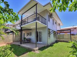 Charming 3BR Retreat in Central Location of Darwin, hotel sa Stuart Park