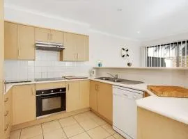 Townhouse in the heart of Port Stephens