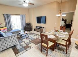 Beautiful 3 Bedroom Apartment minutes from Disney!, hotel em Kissimmee