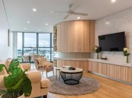 Ultimate Riverview Designer 2BD Apartment at CBD