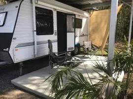 Gympie Luxury Caravan with ensuite bathroom