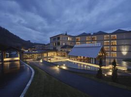 Lake Toya Tsuruga Resort HIKARINOUTA，洞爺湖的家庭式飯店