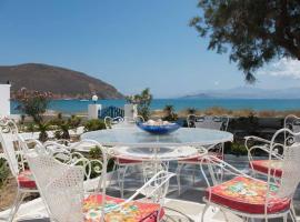 Lovely House Infront Of The Beach In Molos, apartment in Molos Parou