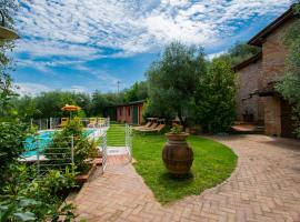 Holiday Home Colle alla luna by Interhome, hotell i Pieve a Nievole