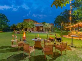 StayVista's Peacocks & Partridges - Hoshiarpur - Amidst Greenery with Terrace, Indoor Fireplace, Bar & Snooker Table, hotelli Hoshiārpurissa