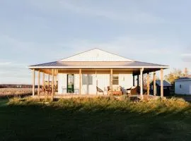 Fox Lane - Prince Edward County Farmhouse