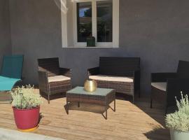 Appartement 3 pièces avec terrasse au soleil, hotel v destinaci Le Thoronet