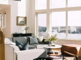 The Wolfe Lake House - Great Wifi by Westport